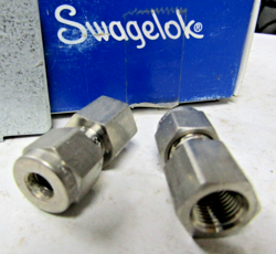 ??2) NEW SWAGELOK SS-400-7-2 STAINLESS FEMALE CONN. 1/4 TUBE X 1/8 FNPT LOT OF 2