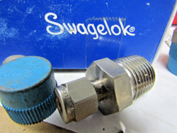 ??NEW SWAGELOK SS-400-1-8