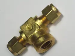 1 - CRAWFORD SWAGELOK BRASS TEE FITTING, 1/4