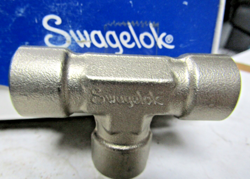 ??NEW SWAGELOK SS-4-T STAINLESS FEMALE TEE 1/4