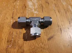 NEW SWAGELOK SS-600-3 STAINLESS STEEL TEE UNION FITTING, 3/8