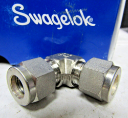 ??NEW SWAGELOK SS-600-9