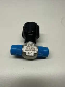 SWAGELOK SS-14DKM4 INTEGRAL BONNET NON-ROTATING STEM VALVE 1/4