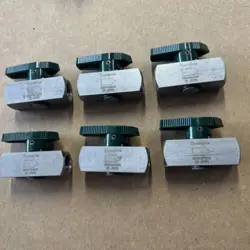 LOT OF 6 SWAGELOK STAINLESS STEEL INSTRUMENT PLUG VALVE, 1/4