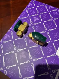 2 -SWAGELOK B-8P6T4 BRASS VALVES 1/2'' GREEN HANDLE NEW