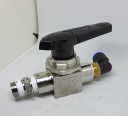 SWAGELOK SS-45F8RT 2500PSIG 172BAR BALL VALVE (IN9S3B1)