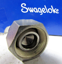 ??NEW SWAGELOK SS-810-P