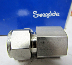 ??NEW SWAGELOK SS-1010-7-8