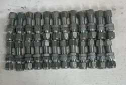 LOT OF 24PCS SWAGELOK STEEL 1/4 TUBE BULKHEAD