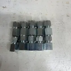 LOT OF 10PCS SWAGELOK  1/4 TUBE X 1/4 FNPT