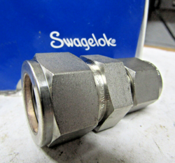 ??NEW SWAGELOK SS-1210-6-8 STAINLESS STEEL REDUCING UNION, 3/4