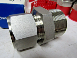 ??NEW SWAGELOK SS-2000-1-24 MALE CONNECTOR 1-1/4