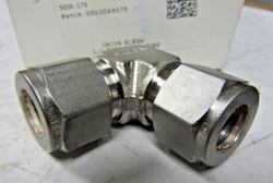 ??NEW SWAGELOK SS-810-9 STAINLESS STEEL TUBE UNION ELBOW 1/2 TUBE O.D