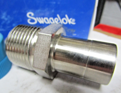??NEW SWAGELOK SS-16-TA-1-16 MALE TUBE ADAPTER 1