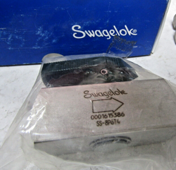 ??NEW SWAGELOK SS-8P6T4 STAINLESS STEEL 1/4 TURN PLUG VALVE 1/2