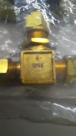 PRESSURE METERING VALVE