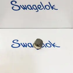 1PC SWAGELOK SS-400-P CARD PIPE JOINT