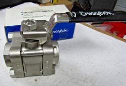??NEW SWAGELOK SS-65TF12 STAINLESS 3 PIECE 60 SERIES BALL VALVE 3/4