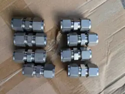 (8) SWAGELOK STAINLESS STEEL UNION FITTING  1/2