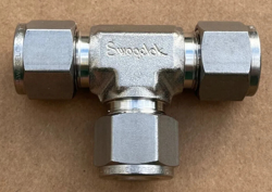 1 LOT OF 5 SWAGELOK 1/2