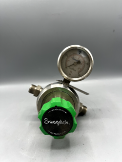 PRESSURE REGULATOR W/