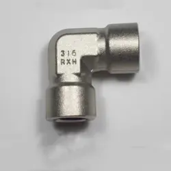 1PC SWAGELOK SS-4-E CARD PIPE JOINT