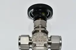 NEW SWAGELOK SS-1KS8