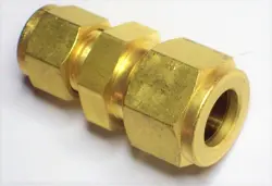 B-810-6-6 TUBE FITTING