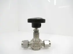 SWAGELOK SS-1RS4 NEEDLE VALVE