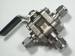 1 - SWAGELOK STAINLESS STEEL 3-WAY 60 SERIES BALL VALVE, 1/4