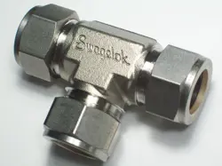 1- SWAGELOK STAINLESS STEEL UNION TEE, 3/4