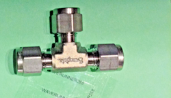 SWAGELOK SS-400-3 STAINLESS STEEL 1/4 INCH TEE TUBE FITTING UNION NEW