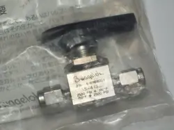1- SWAGELOK STAINLESS STEEL 40G SERIES BALL VALVE, 1/8