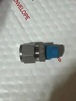 SS-810-1-4 TUBE FITTING