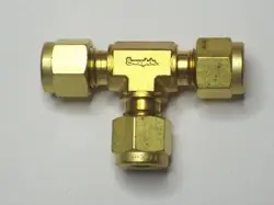 1 - SWAGELOK BRASS UNION TEE FITTING,  1/4