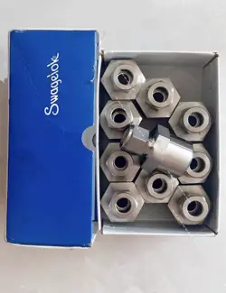 1PC SWAGELOK SS-810-1-16W CARD PIPE JOINT