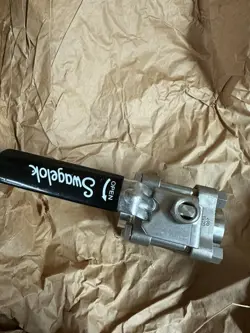 1PCS NEW SWAGELOK SS-65TF12