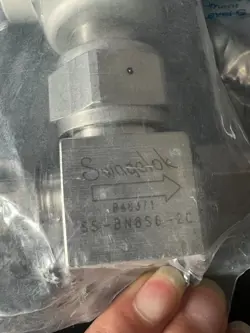1PCS NEW SWAGELOK SS-BN8S6-2C   VALVE