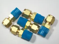 5 - SWAGELOK BRASS CONNECTOR FITTINGS, 1/4