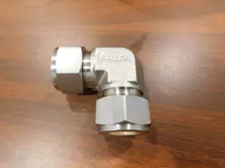 NEW SWAGELOK STAINLESS STEEL UNION ELBOW TUBE FITTING, SS-1210-9, 3/4