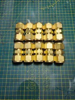 LOT OF 10: SWAGELOK BRASS 5/8