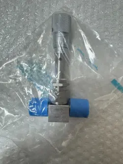 SWAGELOK SS-4BMRG-V51 STAINLESS STEEL METERING BELLOWS SEALED VALVE