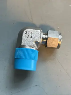 NPT SS-600-2-8