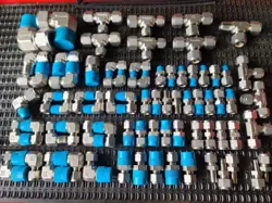 SWAGELOK STAINLESS STEEL COMPRESSION FITTING LOT 316SS 316 110 PIECE LOT