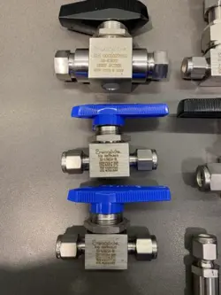 MIXED SWAGELOK STAINLESS STEEL VALVES LOT OF 10