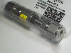 1 - SWAGELOK STAINLESS STEEL DIELECTRIC UNION FITTING, 1/2