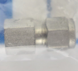 SWAGELOK SS-400-7-2 1/4 X 1/8 FEMALE NPT
