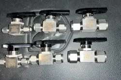 MIX LOT NEW SWAGELOK SS VALVES. LOT OF 6, 2-SS-43GS4, 2-SS-43GS6, 2-SS-43GS8