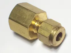 1 - SWAGELOK BRASS CONNECTOR FITTING, 1/4