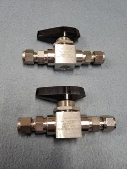 PAIR OF NEW SWAGELOK SS-83TS6 SS 3-PIECE HIGH PRESSURE BALL VALVES